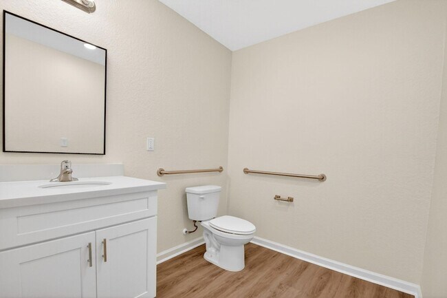 Building Photo - 857 W 3rd St