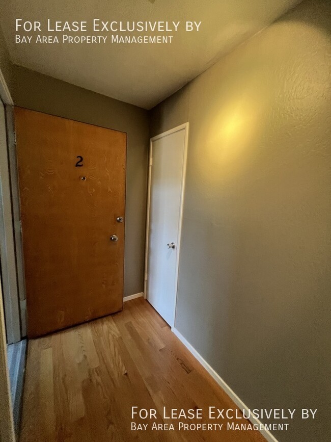 Building Photo - Pet-friendly, ground floor 2BR/2BA condo n...