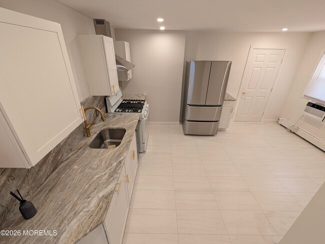 Building Photo - 106 Wallace St