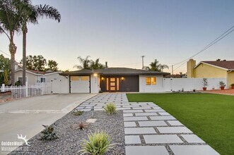 Building Photo - Stunningly Renovated 3Bdm 2Ba Home + Casita in Poway!