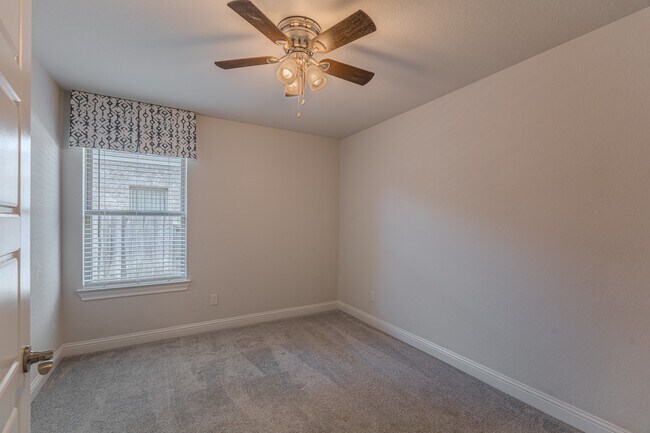 Building Photo - 9840 Sweet Flag Ct