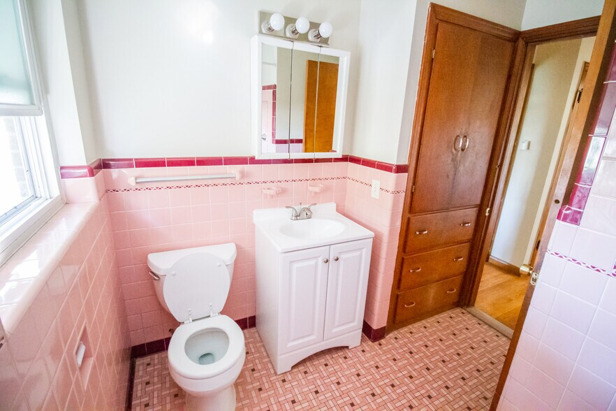 Building Photo - 3471 Jeannette Ave