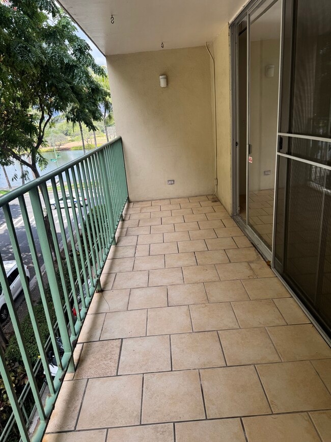 Building Photo - 2355 Ala Wai Blvd