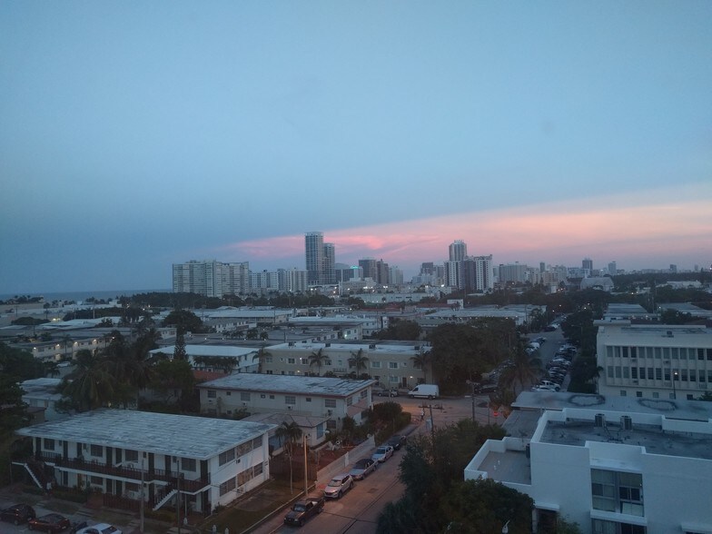 Building Photo - 7620 Carlyle Ave