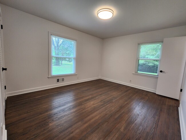 Building Photo - 5108 Cornwall Dr