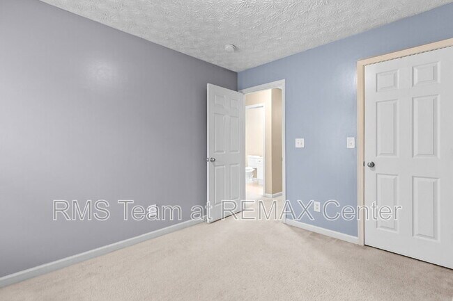 Building Photo - 4932 Vireo Dr