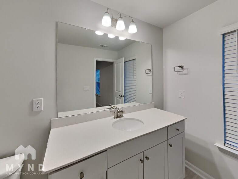 Building Photo - 507 Toffeemen Dr