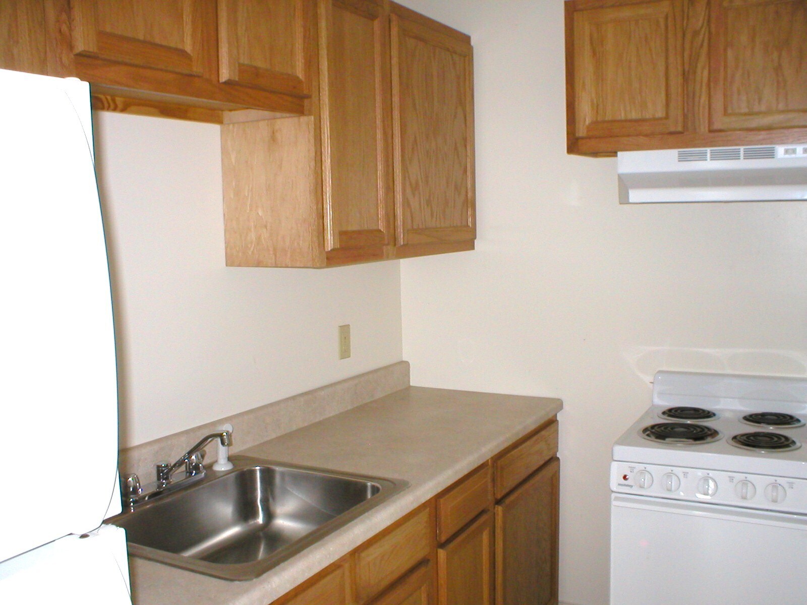 Building Photo - 725 W 3rd St