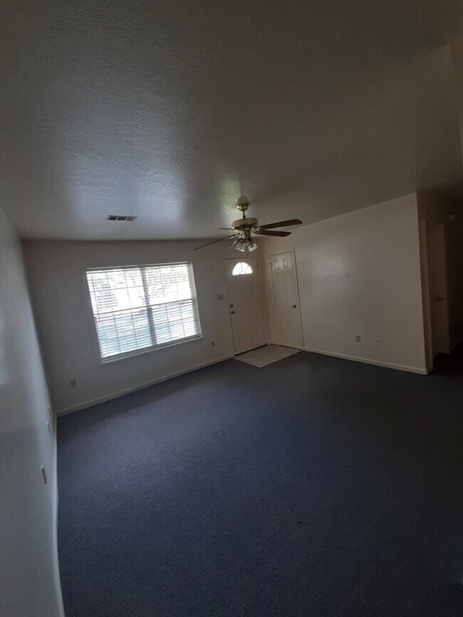 Building Photo - "Charming 2-Bed, 2-Bath Retreat at Butler's Oak – Spacious 924 Sq Ft Living in Jonesboro!"