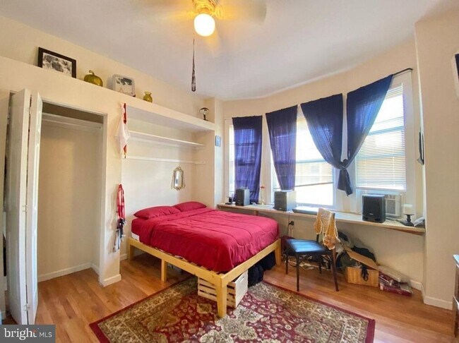 Building Photo - 1518 Page St