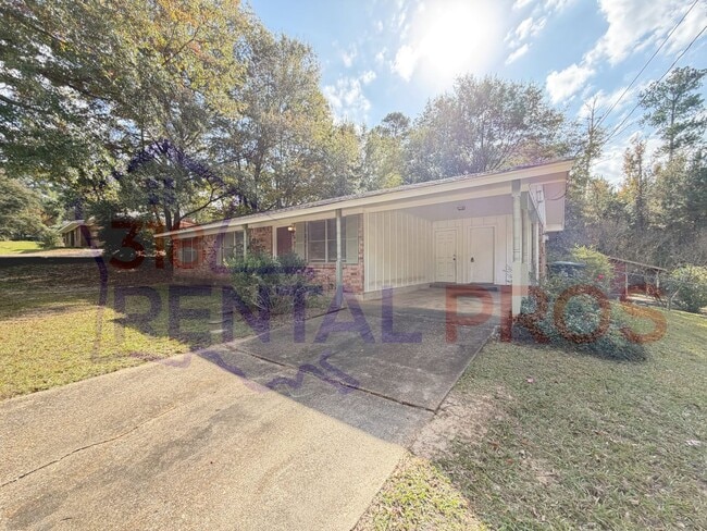 Building Photo - 3 Bed 1.5 Bath Home in Ruston!