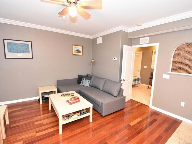 Building Photo - 201 6th St S