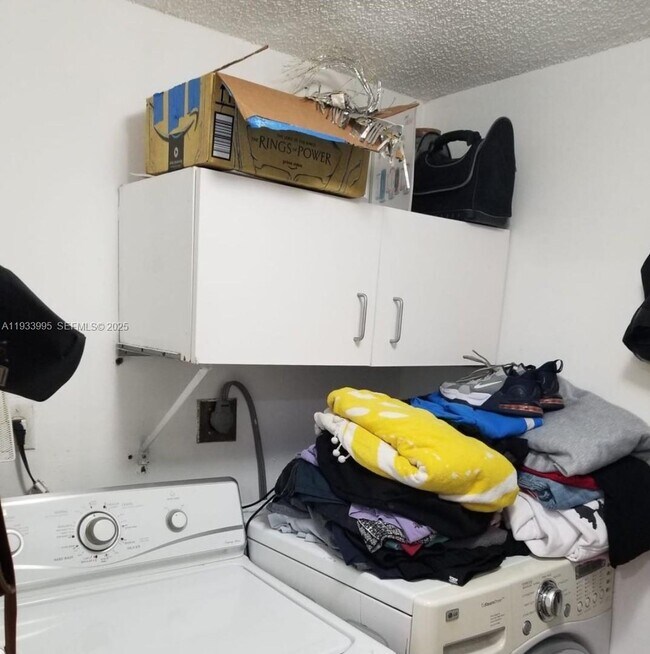 Building Photo - 9535 SW 148th Ave Cir E