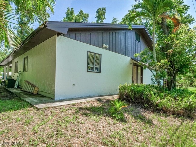 Building Photo - 1536 Alhambra Dr