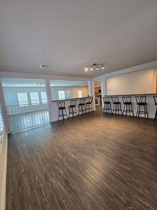 Building Photo - A Fabulous 5 Bedroom Home in Henderson