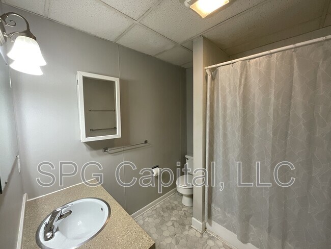 Building Photo - 51 Chambersburg St