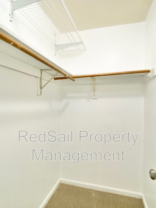 Building Photo - 568 Candle Ln