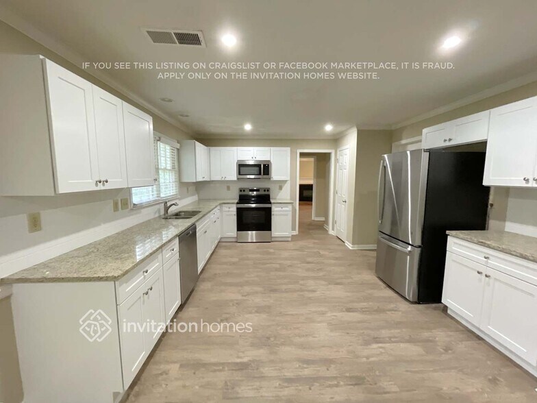 Building Photo - 2862 Wynford Dr S W