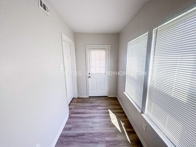 Building Photo - 3932 Orlando Ct