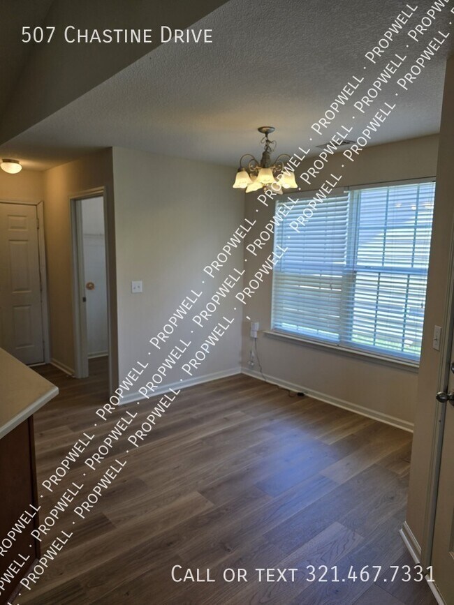 Building Photo - 507 Chastine Dr