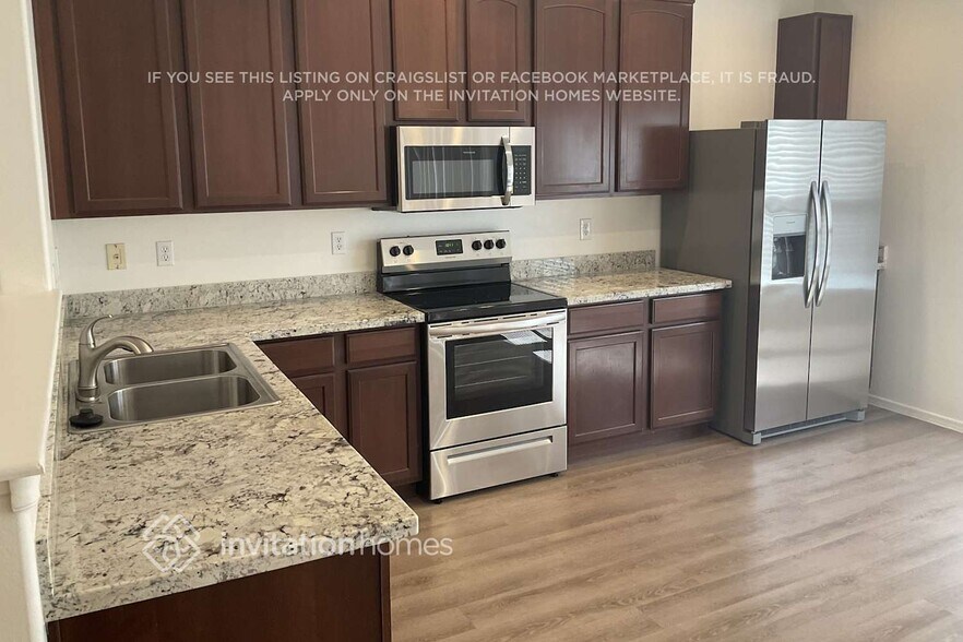 Building Photo - 2620 S Southwind Dr