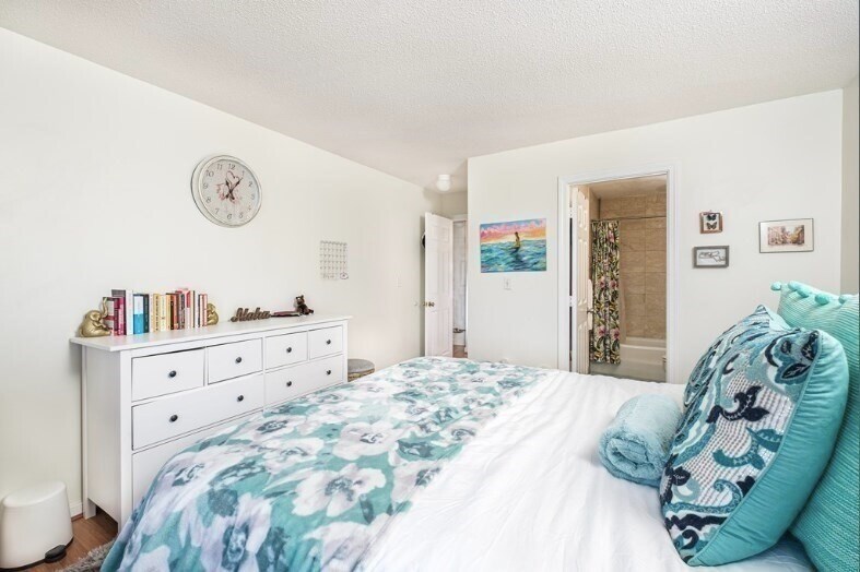 Building Photo - 147 Kelton St