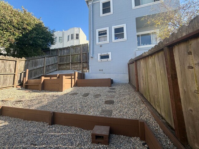 Building Photo - 1247 Pacific Ave