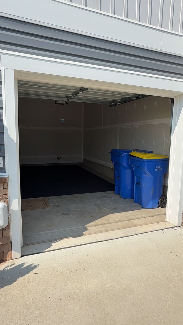 Building Photo - Townhome in Locust Run Community