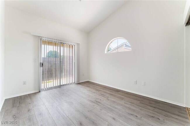 Building Photo - 4104 N Compass Rose Way