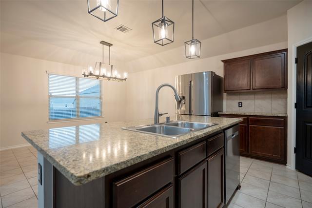 Building Photo - 1543 Meadowlake Dr