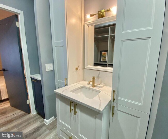 Building Photo - 3101 S Manchester St