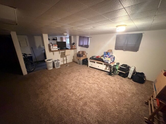 Building Photo - Spacious and Updated 4 Bed, 2 bath!!