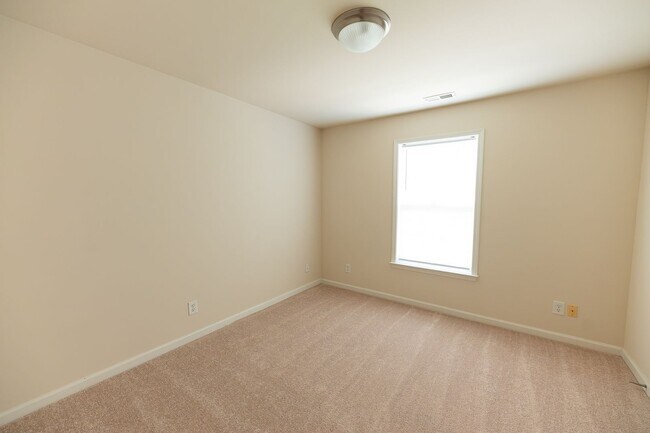 Building Photo - 4703 Pennoak Rd