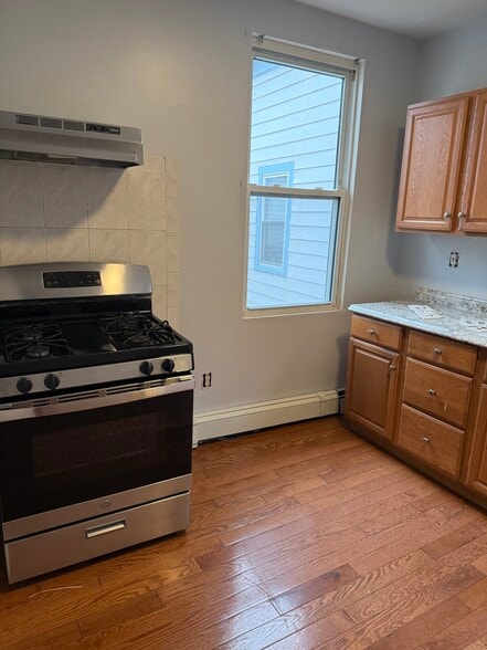 Primary Photo - 75 Putnam St