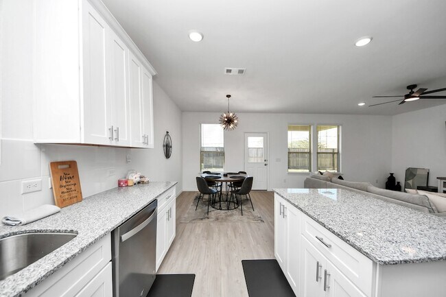 Building Photo - 3113 Paso Fino Dr
