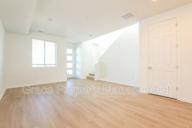 Building Photo - 9681 Truckee St