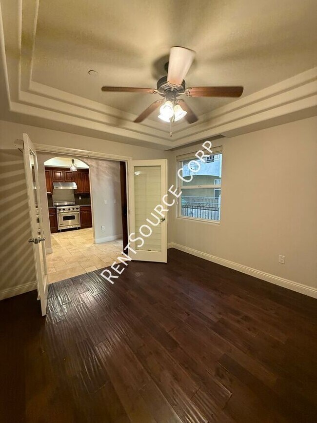 Building Photo - 12044 Hoffman St