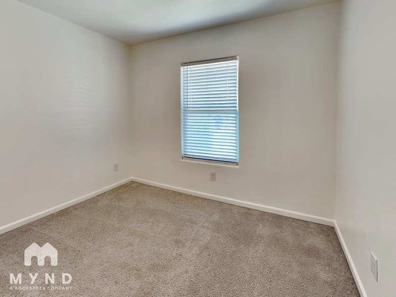 Building Photo - 9346 W Raven Dr