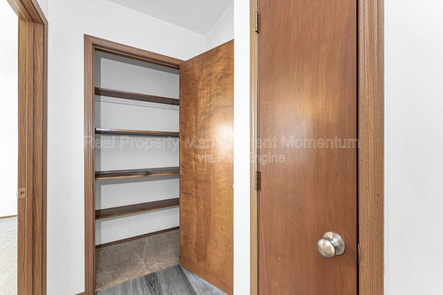 Building Photo - 2240 S Kansas Ave