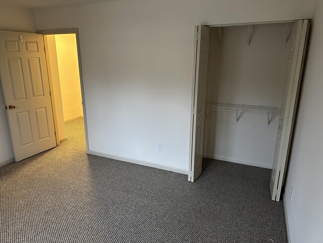 Building Photo - 1104 Collins Ln