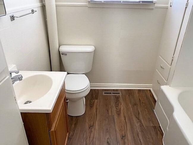 Building Photo - 2 Bedroom, 1 Bath House in Laurel