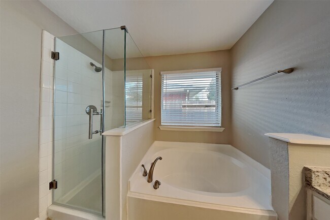 Building Photo - 32331 Summer Park Ln