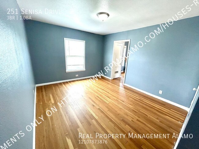 Building Photo - **APPLICATION RECEIVED** *MOVE IN SPECIAL!...