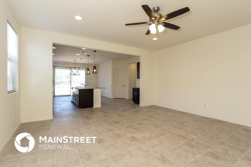 Building Photo - 13995 E Golden Oaks Rd