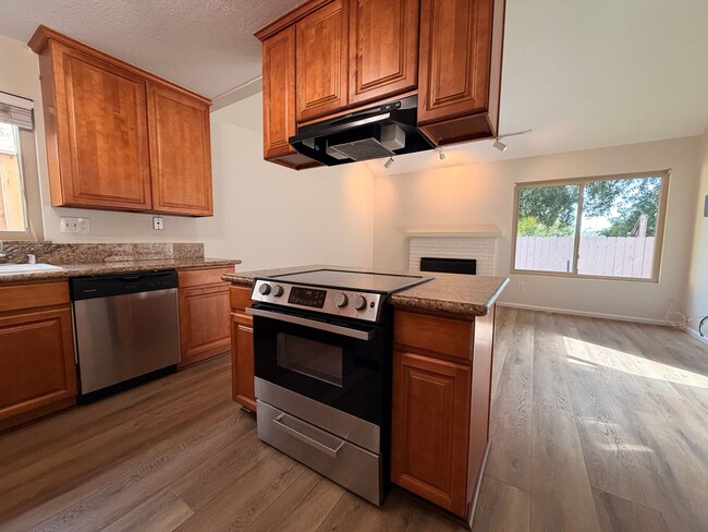 Building Photo - Beautiful Bay Ridge Cul-de-Sac Townhome