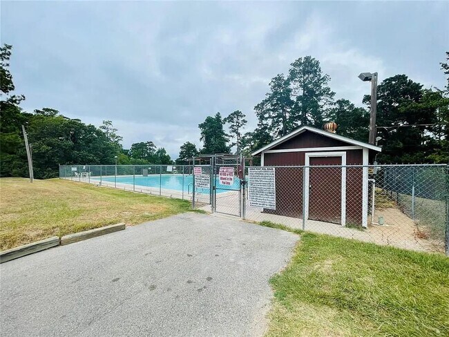 Building Photo - Beautiful New 2 story home in the gated Ce...