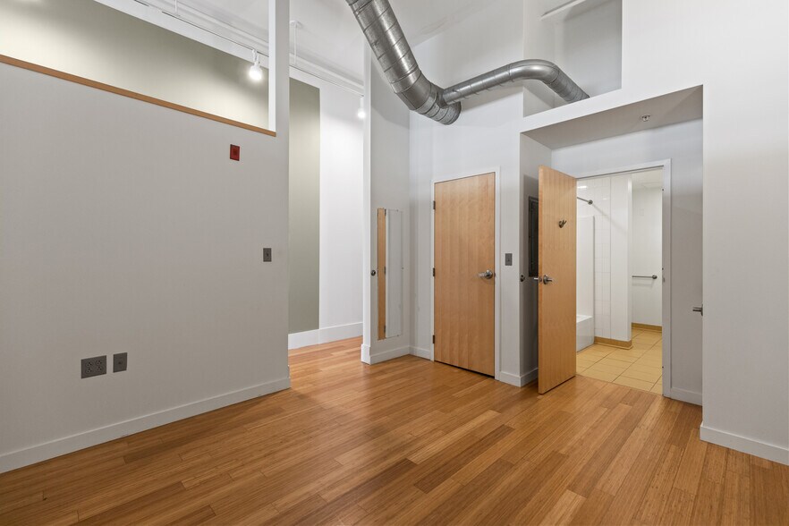 Primary Bedroom - 15 Brown St