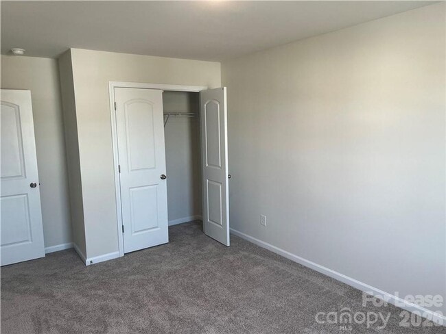 Building Photo - Available for immediate move in!