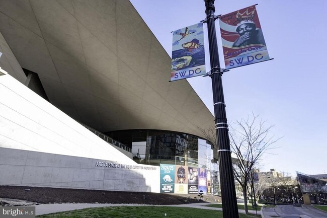 Building Photo - 1311 Delaware Ave SW