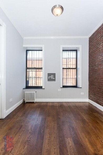 Building Photo - AVE. B